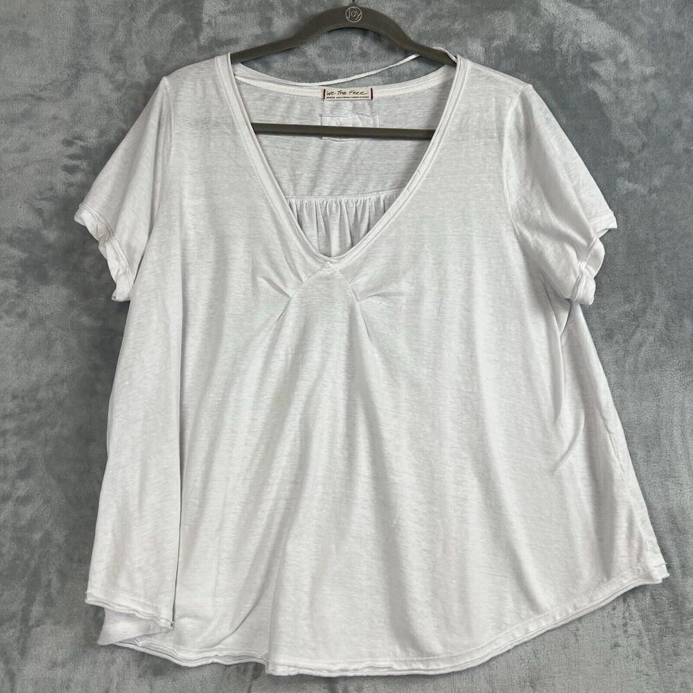 We‎ the Free White Tops V-Neck Short Sleeve Casual  Medium